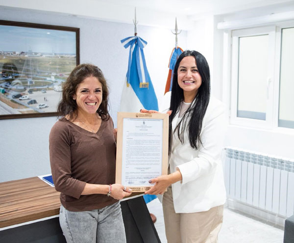 LA CONCEJAL ARCE DECLARÓ DE INTERÉS A LA ATLETA RIOGRANDENSE, DANIELA BAYERQUE 
elojonoticias.com.ar/2026/03/la-con… <a href="/AleArceTDF/">Alejandra Arce</a>