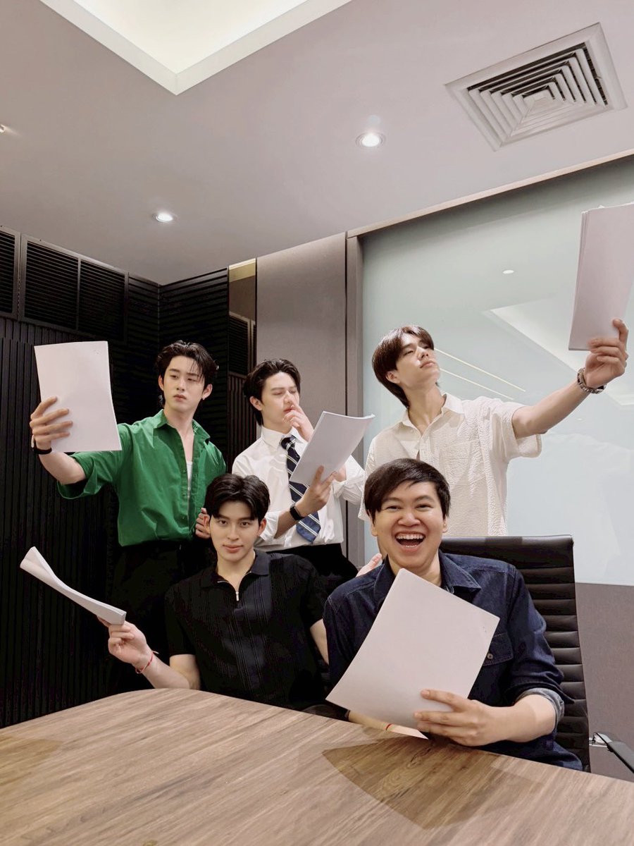 Chew ☾ tweet media