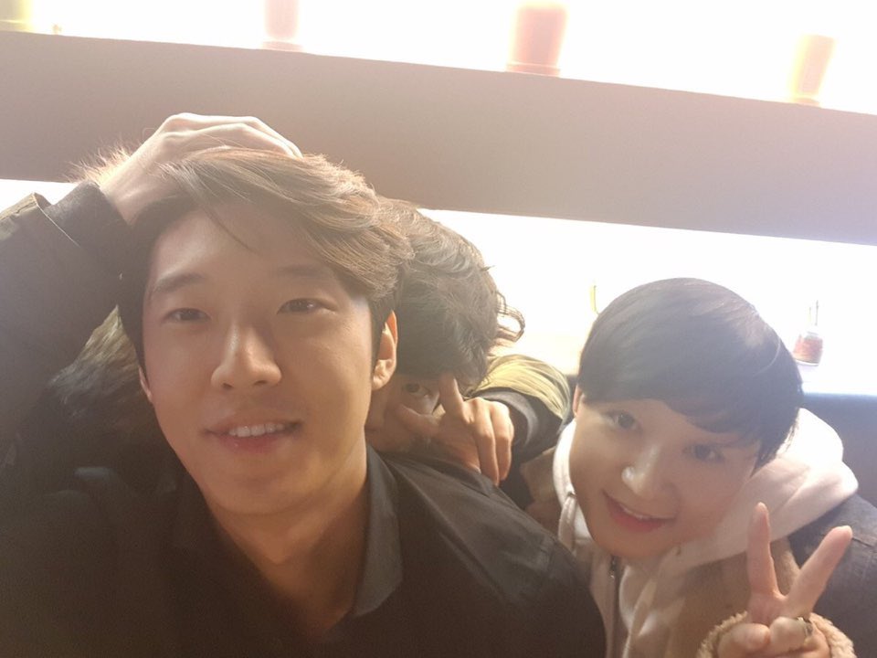PhotatoJo's tweet photo. 동생 머리 위에 손 야무지게 얹은거 너무 좋아...
복복복🫳🫳🫳 https://t.co/tjDxh8H75d