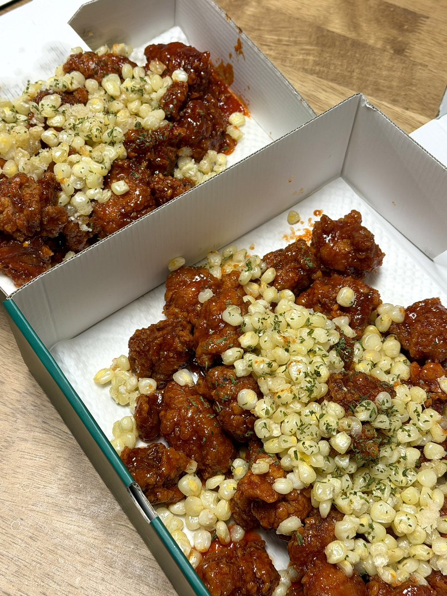 ttome0k's tweet photo. 닭강정이랑 옥수수의 조합이 너무 아름다움!!!!!
옥수수가 쫀득하고 닭강정이 맛있어요😋 https://t.co/nEbeyQ4cfZ