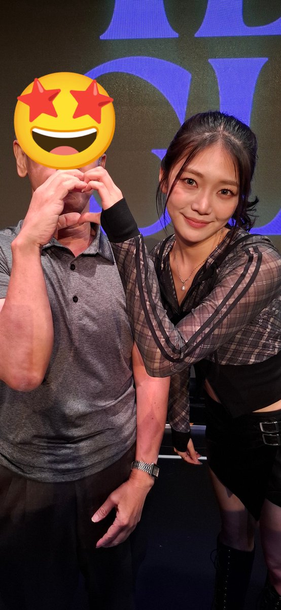 Kinniku18121's tweet photo. #EVERGLOW の  #Onda(#온다 #オンダ)がめちゃめちゃ #良い人 だった件⑥。今年の5月～6月に南米+北米+ヨーロッパで #WordTour をやった後に今年2度目の #ComeBack をするらしい😲👏。ところで #日本LIVE はいつになるのだろう🤔。去年は3回も日本に来てくれたのだが・・。 https://t.co/PbyD2pKbmj