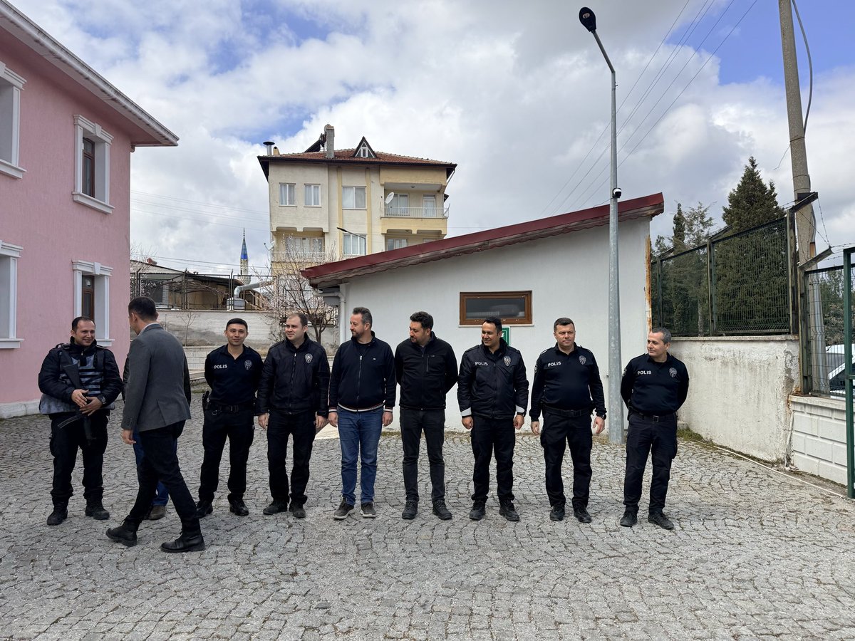 İlçe Emniyet Amir Vekilimiz Mehmet ÖZTÜRK Kale İlçe Emniyet Amirliğinde görev yapan personelimizin Ramazan Bayramını tebrik etti.