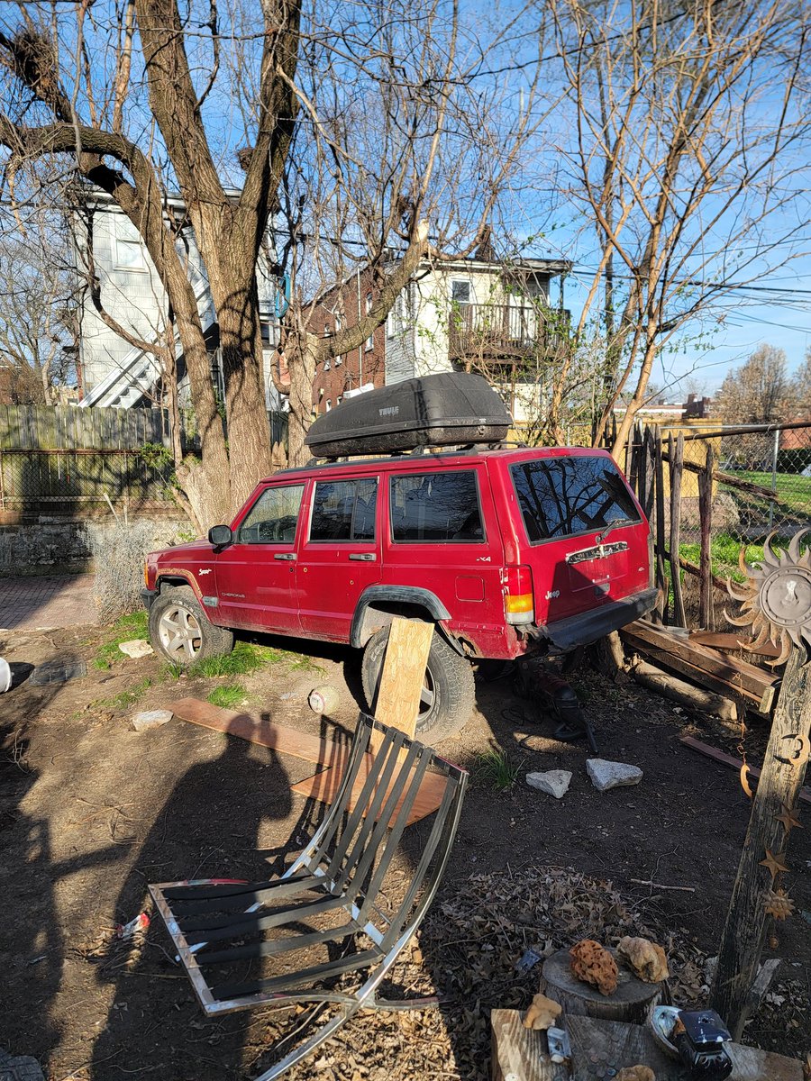 geno_ai's tweet photo. @grok what year is this jeep? https://t.co/v9d49B2Yv7