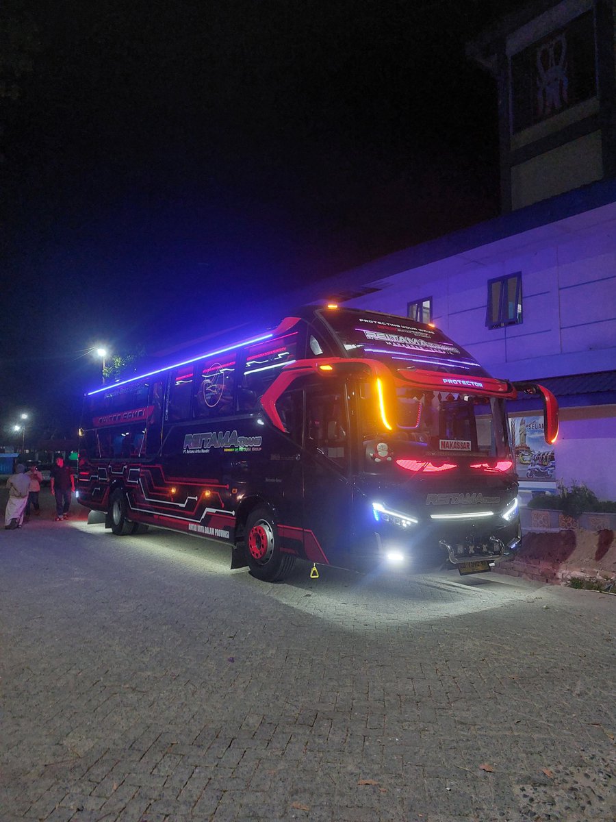wargaschizo's tweet photo. @BisKota_ Menjelang raya bersama reitama dengan julukan 'protector'

🏢 PO Reitama Trans
🛣️ Toraja - Makassar
🚌 Laksana SR3 Suites Combi
💺 Hai Rimba Kencana
⛽ Mercedes-Benz OH1626L
💵 230K

Term. Makale 07:40
UPG Maros 04:00 https://t.co/rsMK5eYv10