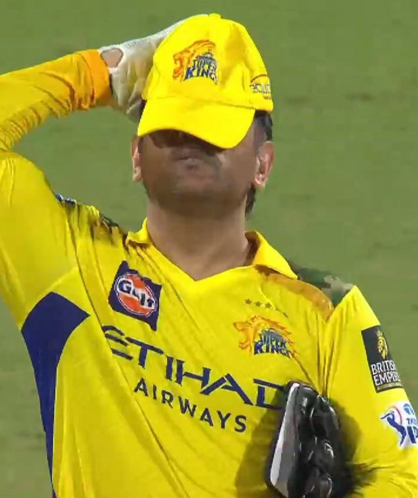 Mr. News tweet media