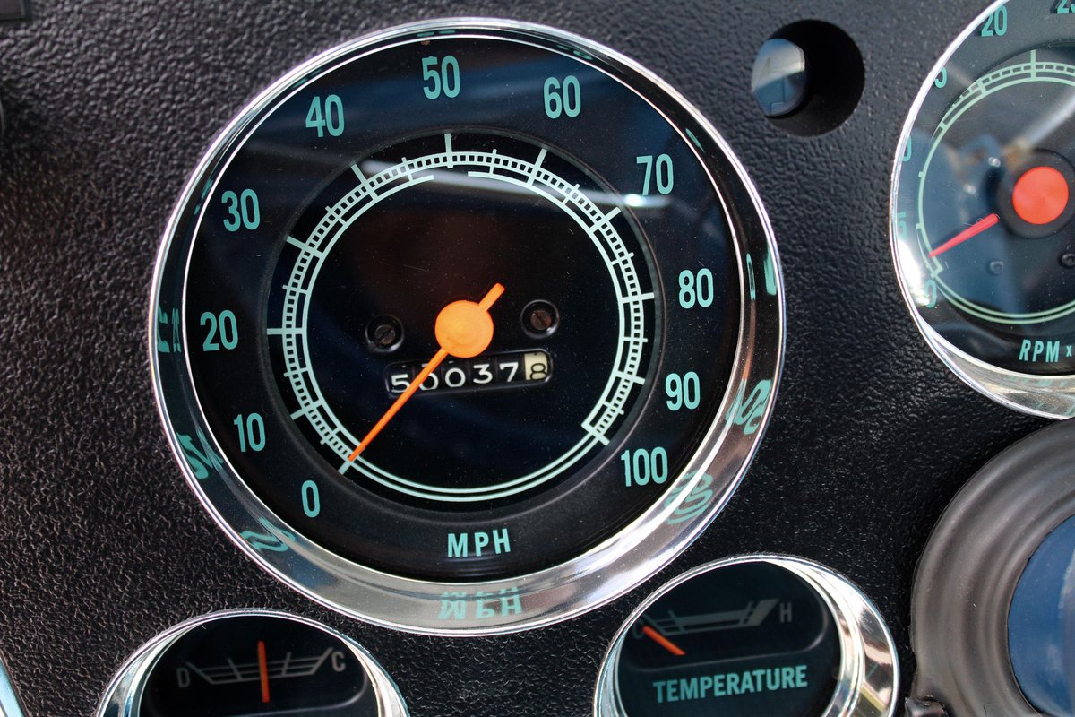 Orange Chevrolet tweet media