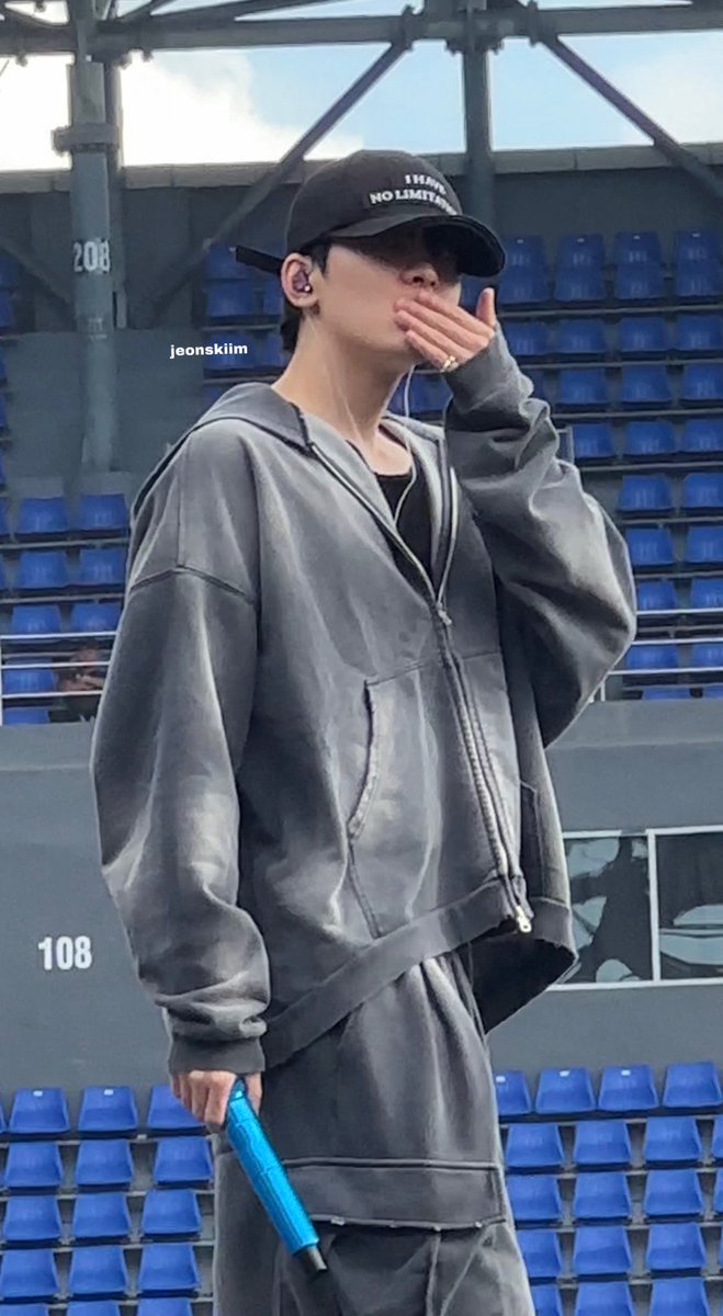 ₍^⚯̮^₎⟆ tweet media