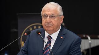 ilkzirvetv's tweet image. Milli Savunma Bakanı Yaşar Güler, "Güney coğrafyamız başta olmak üzere dünyanın birçok bölgesinde yaşanan krizler; güçlü bir devlet olmanın ve caydırıcı bir askeri güce sahip bulunmanın ne denli hayati olduğunu açıkça ortaya koymaktadır" dedi. #yaşargüler #devlet #ilkzirvetv