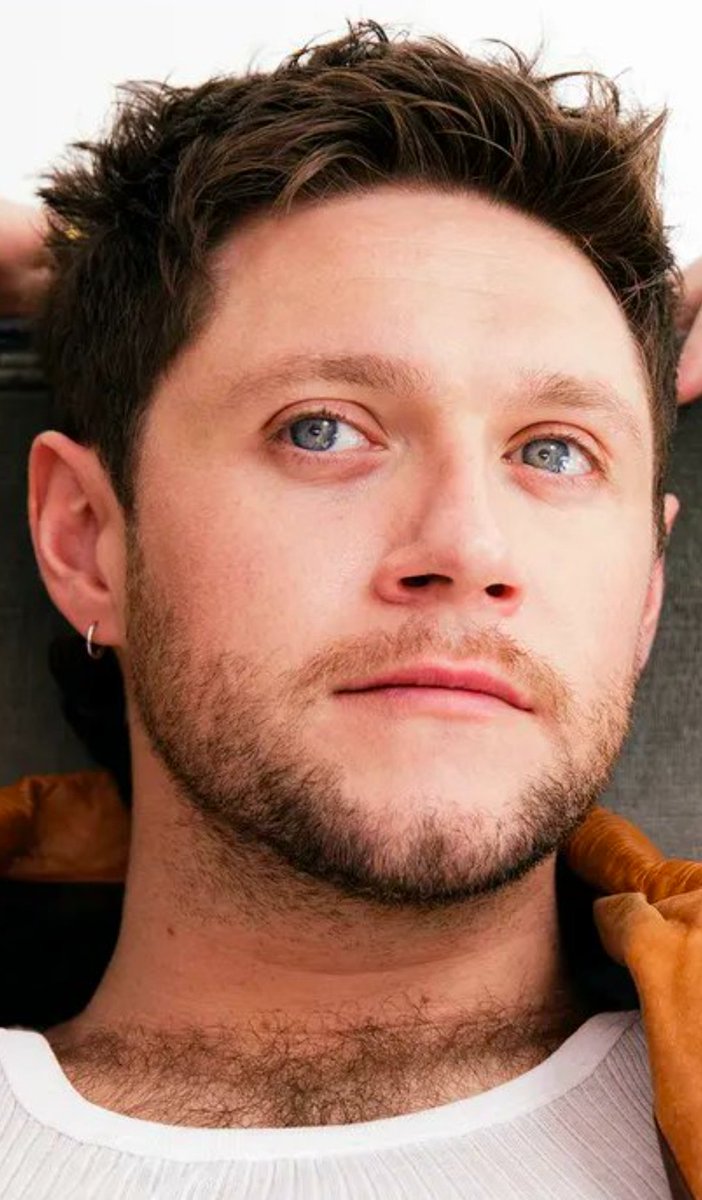 Maggie is getting ready for a dinner party 🥂 tweet media