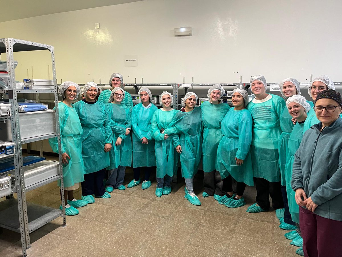 Hospital Universitario Poniente tweet media