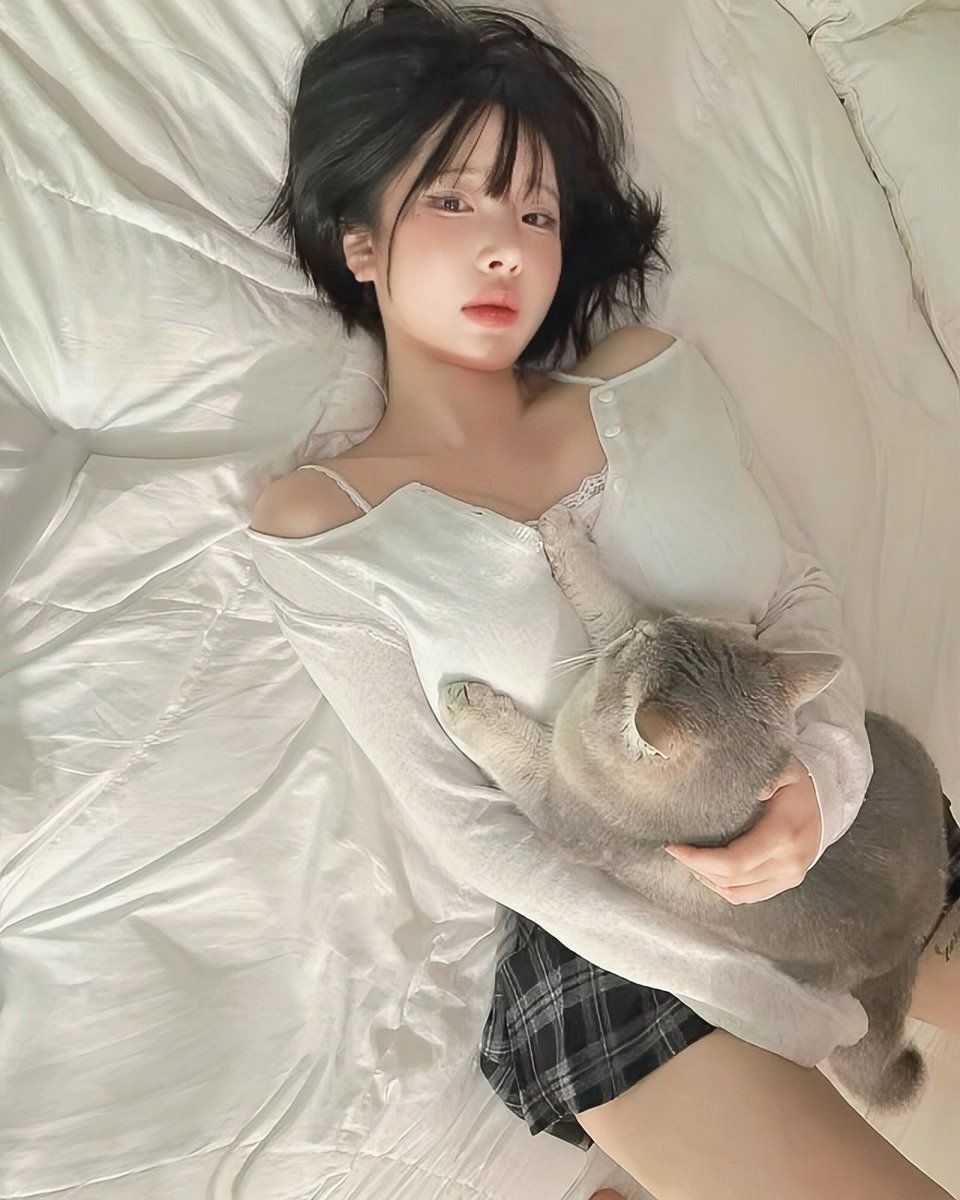 𝗔𝗵𝗻 𝗦𝗲𝗼𝗿𝗮. tweet media