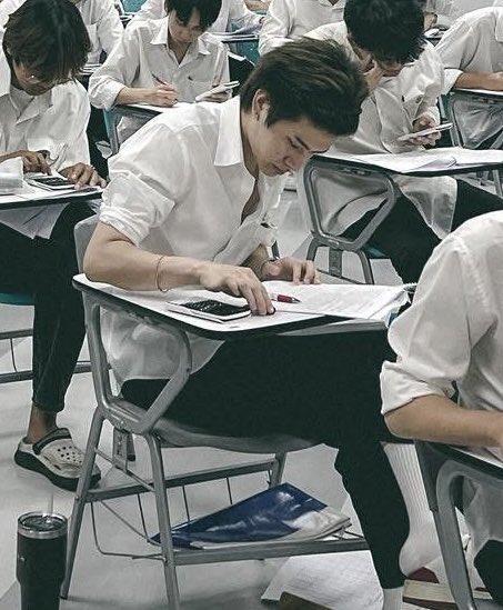 พี่เกอร์ภาคไฟปี3 มก. แค่นั่งสอบมันจะเกินไปมั้ย 🥺😭😭

#THAIchayanon