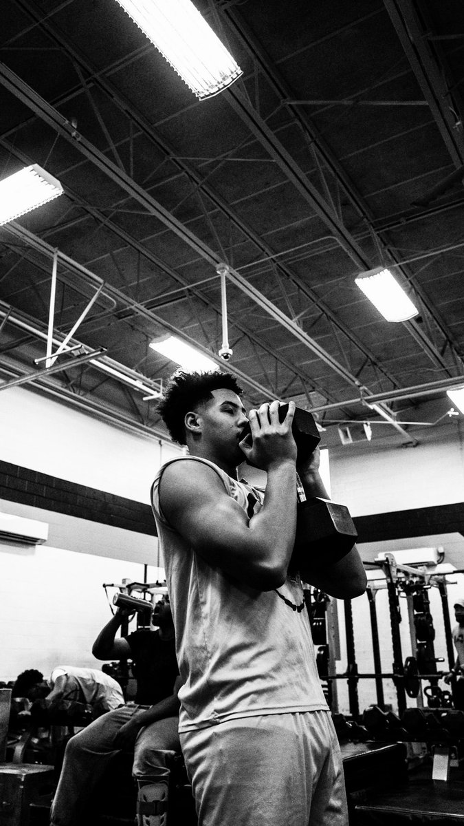 Munir Lewis tweet media