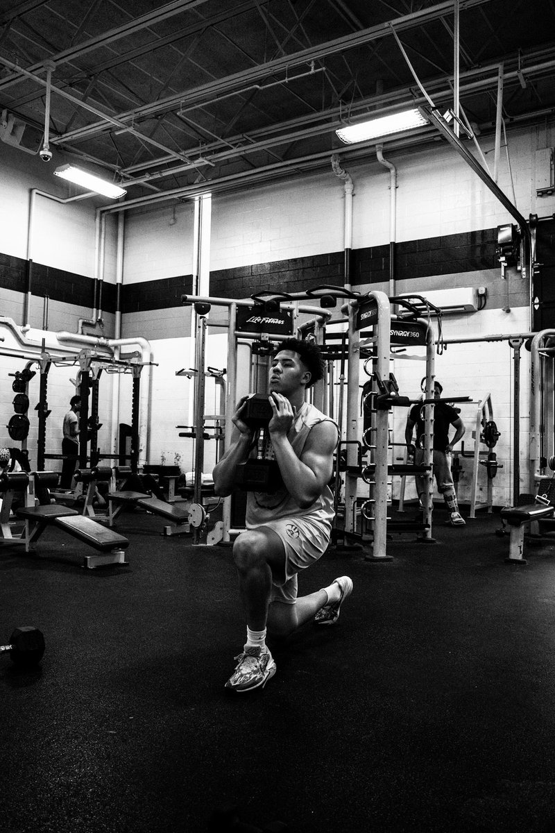 Munir Lewis tweet media