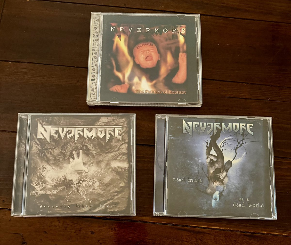 Mö Knows! tweet media