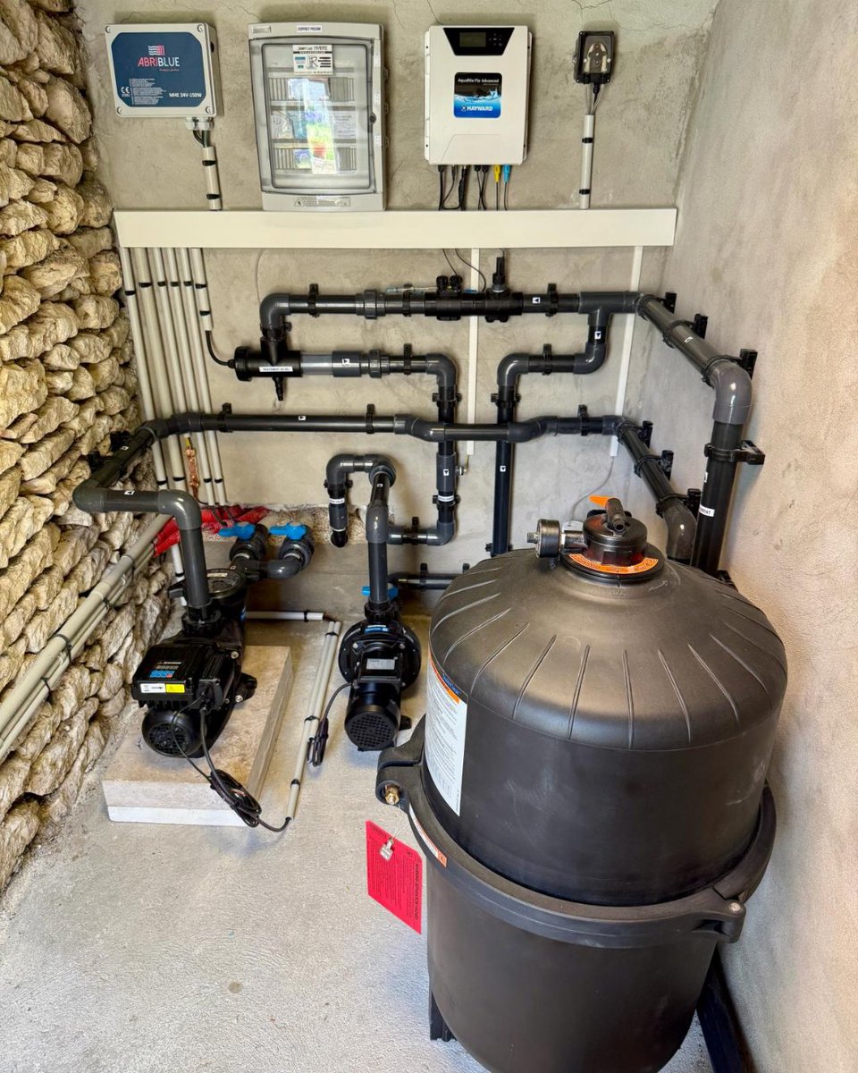 Hayward Pool tweet media