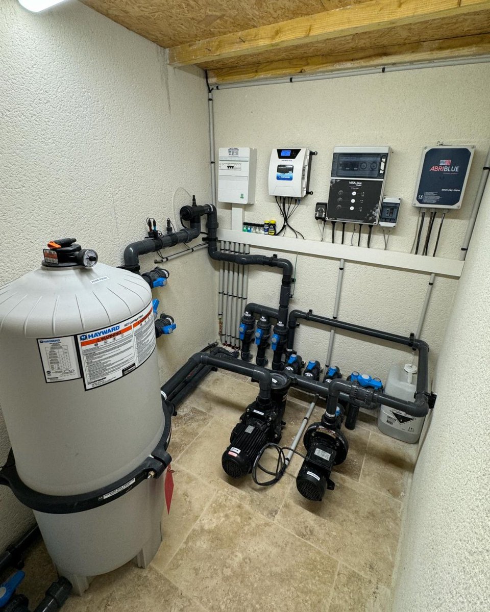 Hayward Pool tweet media