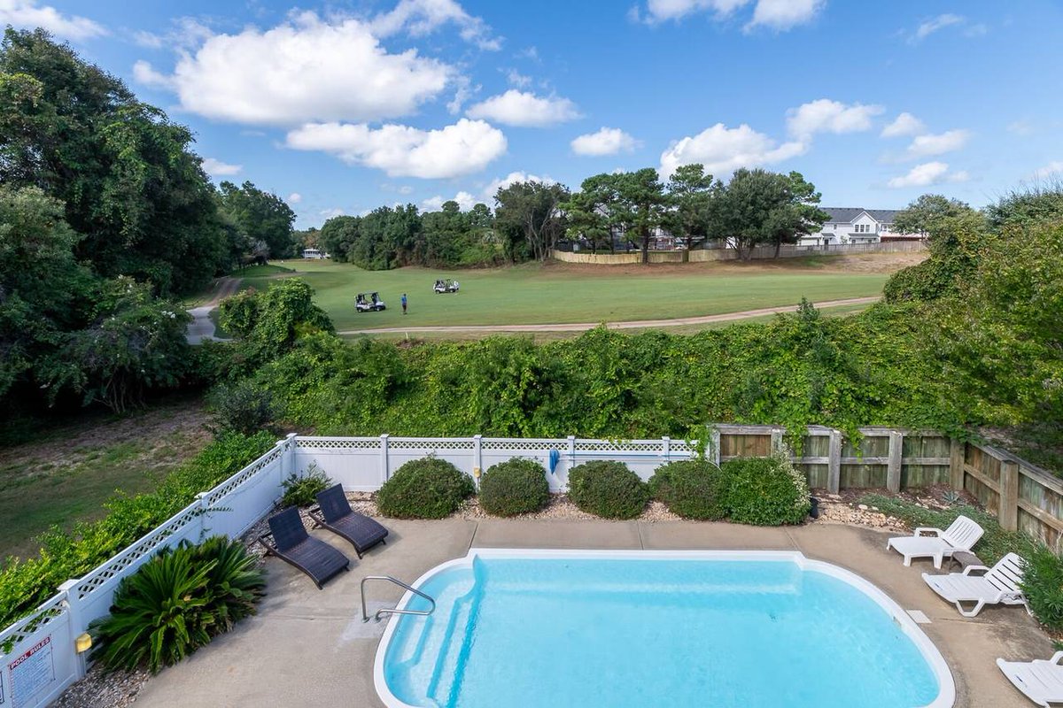 Beach Realty tweet media