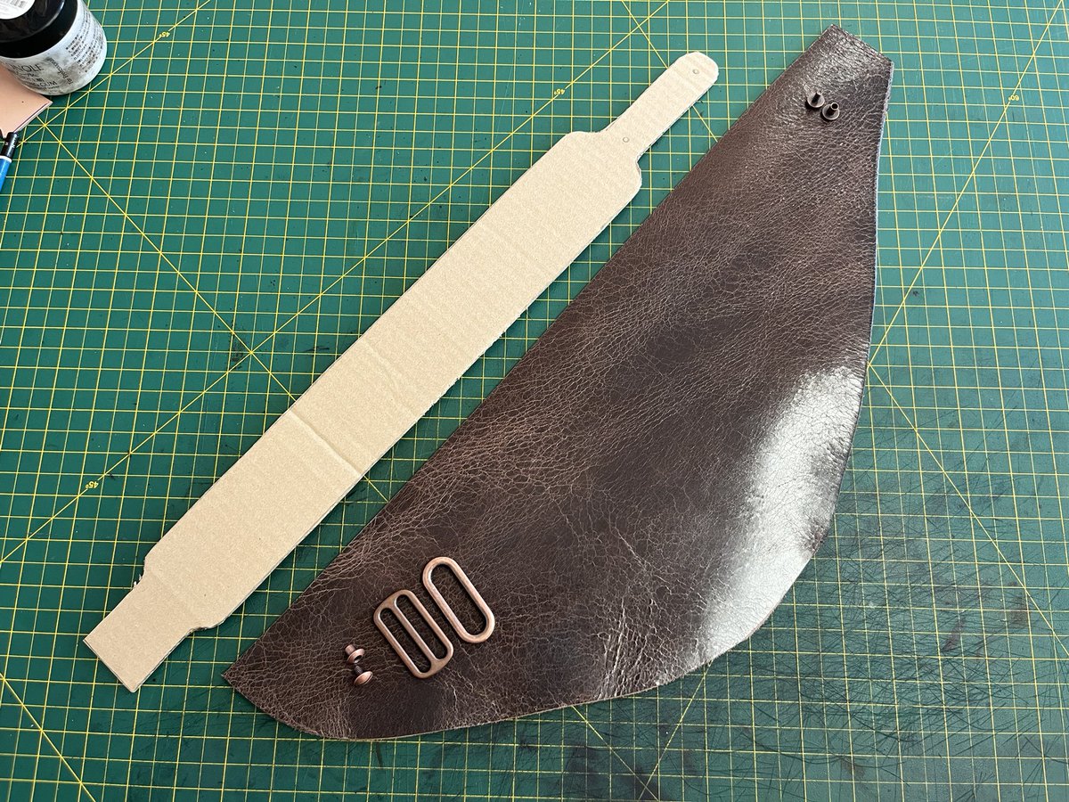 tejasmadecustom's tweet photo. Gun sling on deck. Brown water buffalo with antique copper hardware and adjustable strap.
#tejasmadecustomleather
#leathercraft https://t.co/F74dQfYUlC