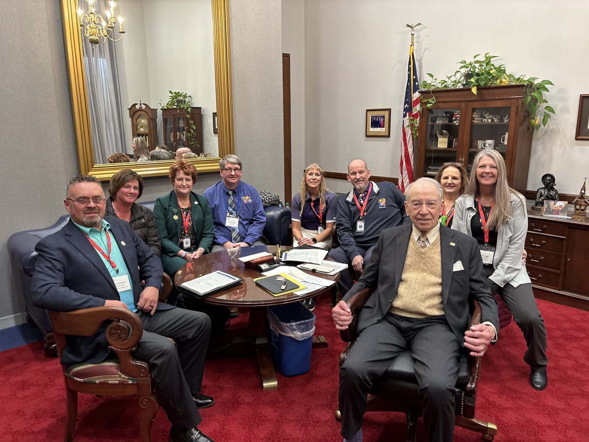 Chuck Grassley tweet media