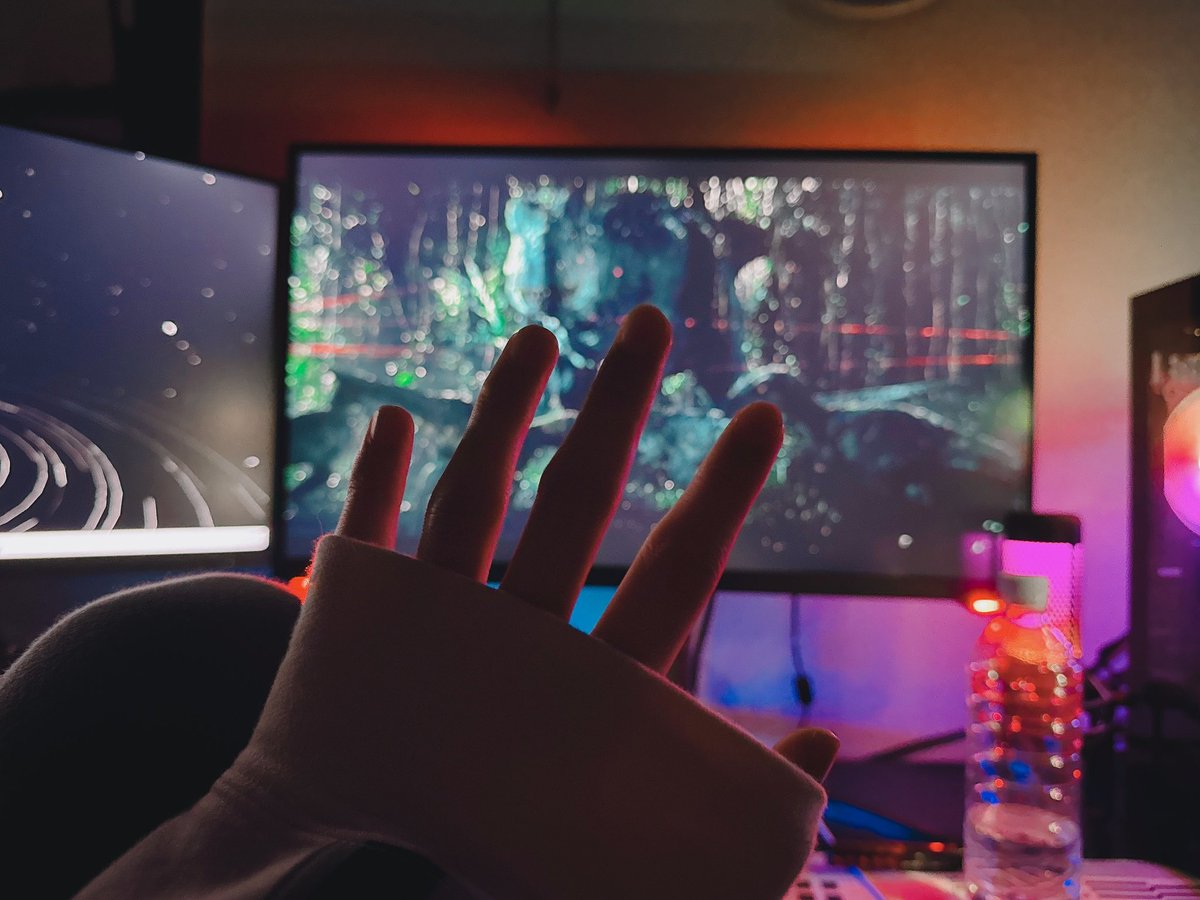 ねお꙳ tweet media