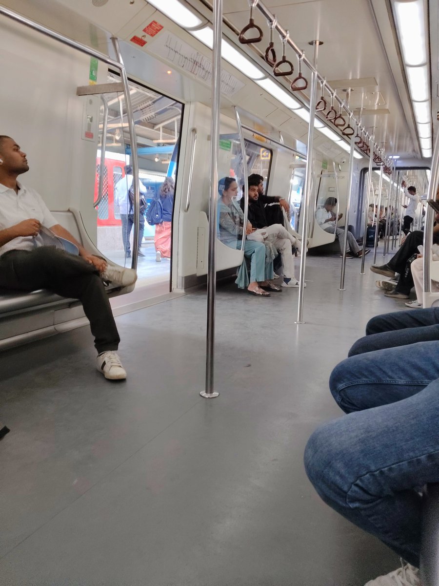 दिल्ली मेट्रो का समय रात 12 बजे तक किया जाना चाहिए। यह महिलाओं के लिए सबसे सुरक्षित साधन भी है। <a href="/AmitShah/">Amit Shah</a> <a href="/AmitShahOffice/">Office of Amit Shah</a> <a href="/gupta_rekha/">Rekha Gupta</a> <a href="/narendramodi/">Narendra Modi</a> <a href="/DelhiPolice/">Delhi Police</a> <a href="/delhimetroapp/">Delhi Metro</a> <a href="/delhimetrofan/">Delhi Metro fan</a>