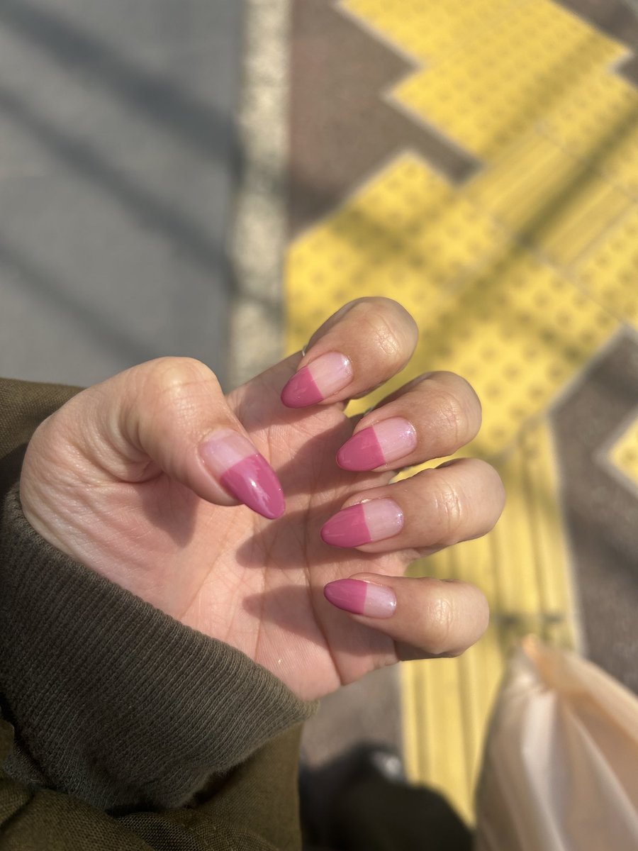 今月のネイルも可愛い〜💅