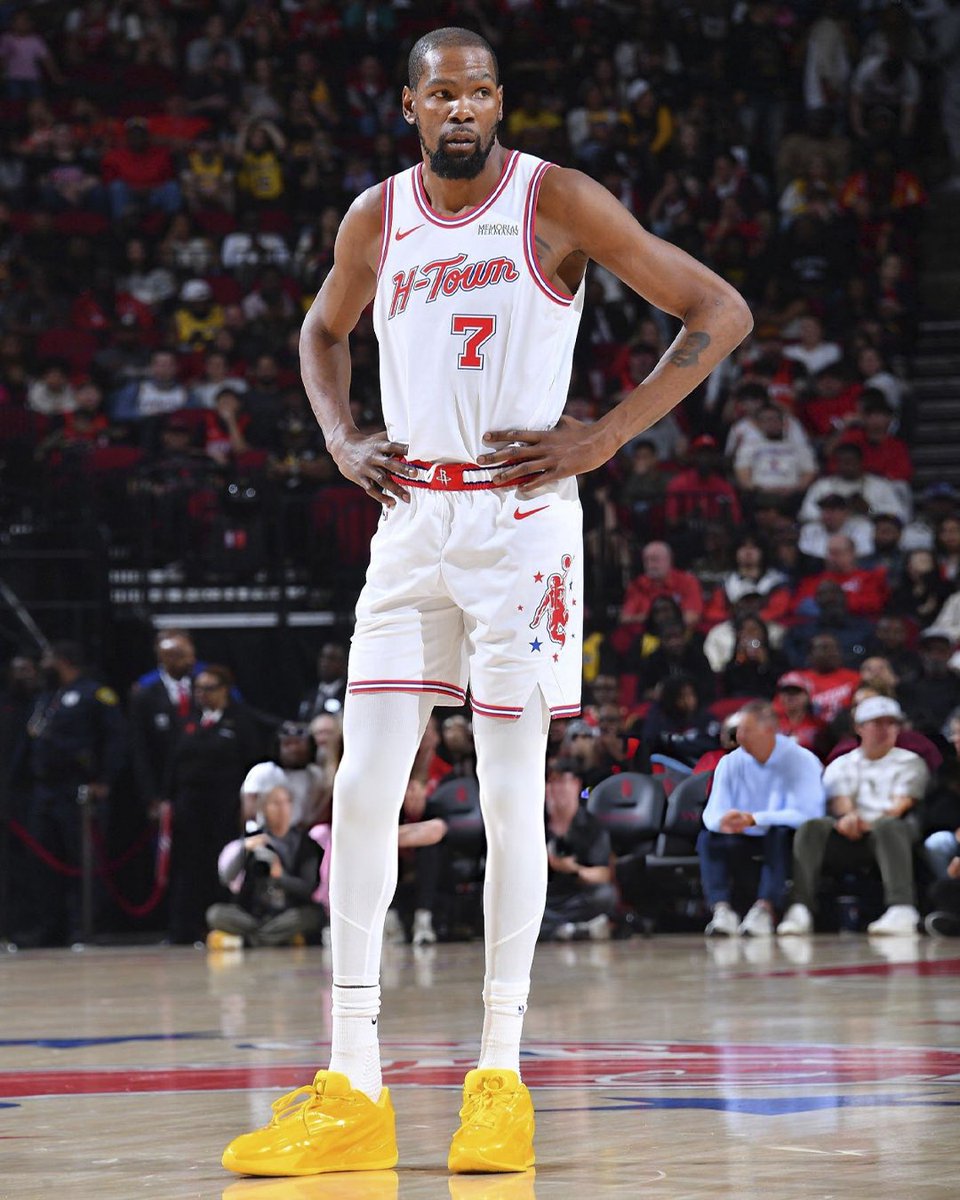 Nice Kicks tweet media