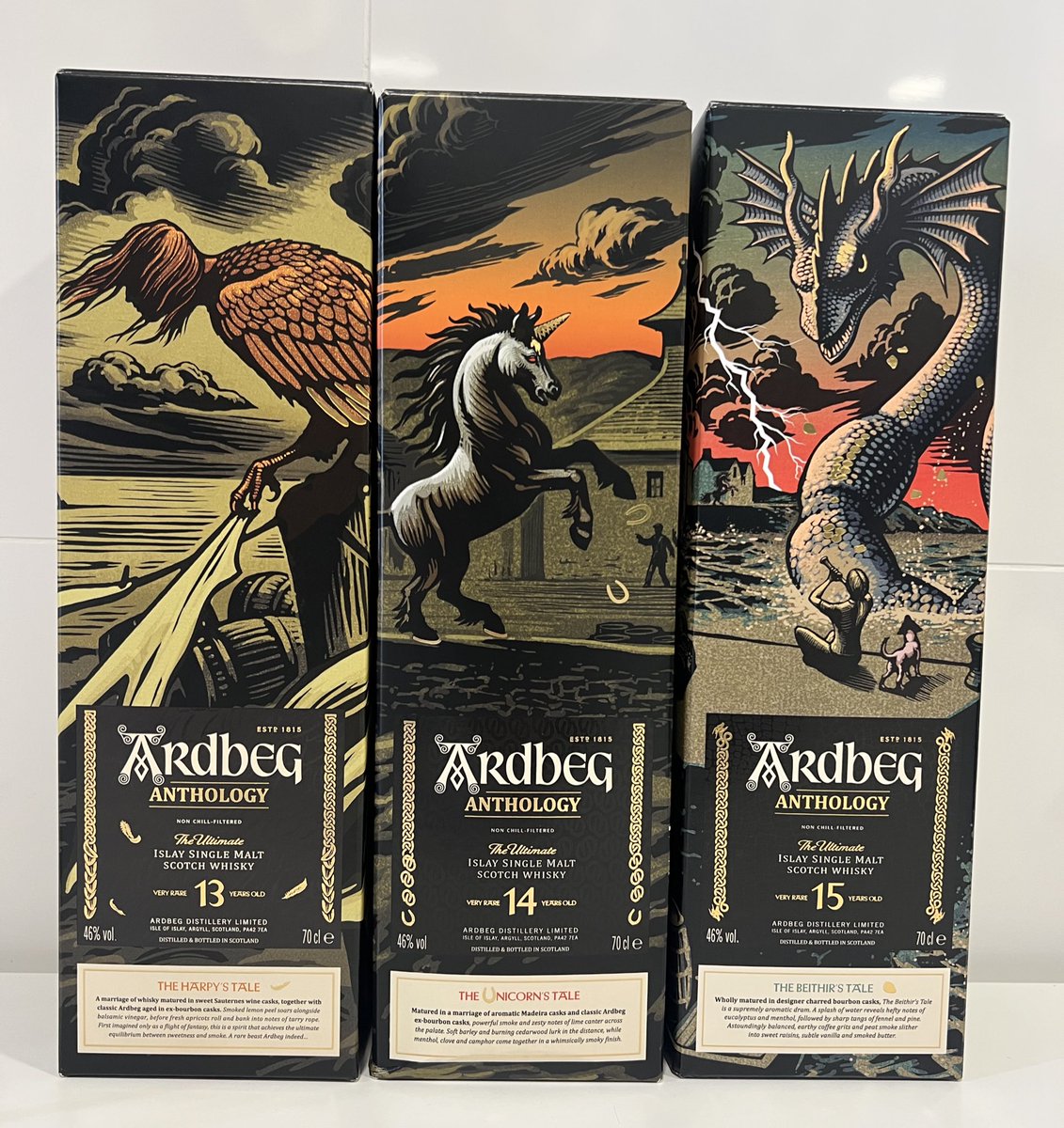 icarro's tweet photo. Después de semanas de trámites y esperas, ya tengo en mi poder las tres ediciones del whisky “Ardbeg Anthology”, en honor a las leyendas de la Harpía, el Unicornio y el Beithir, criatura del folclore escocés, descrita como una serpiente o dragón de rayo, extremadamente peligrosa. https://t.co/a1QCPTKbLj