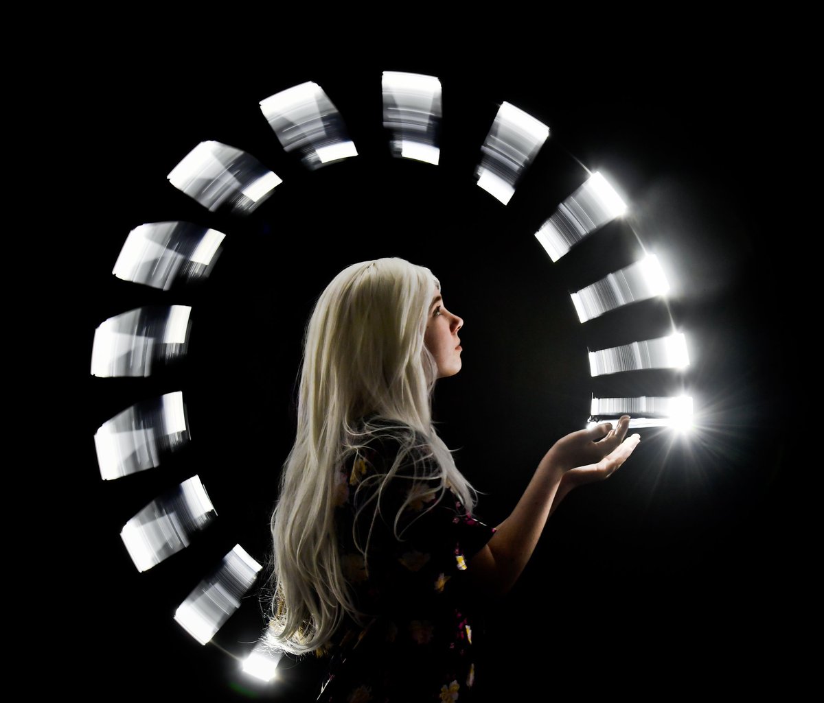 SketchLight tweet media