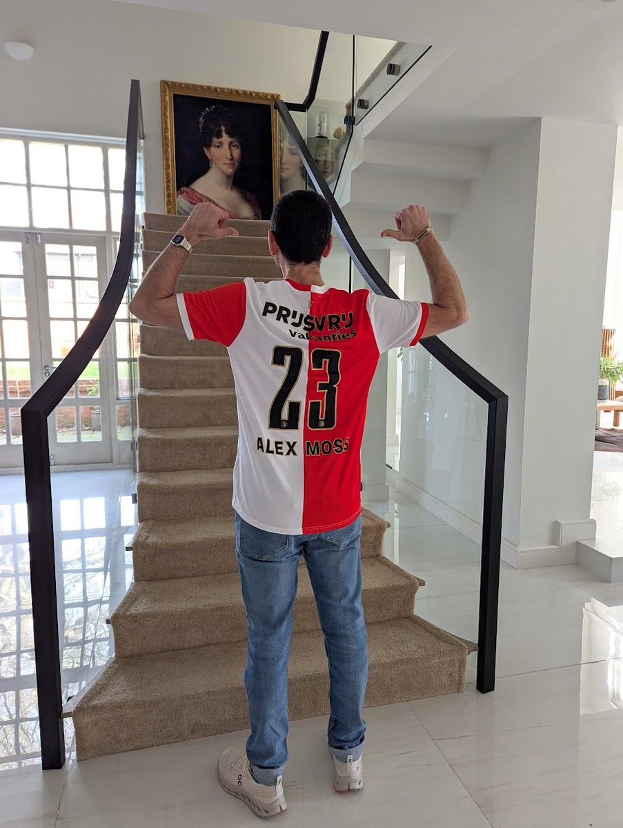 Alex Moss tweet media