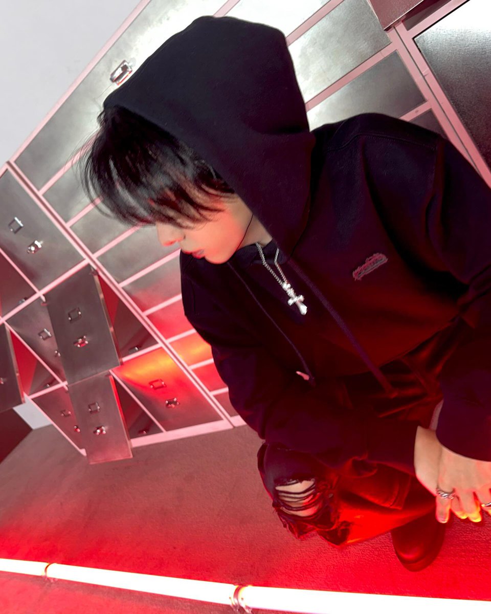 myeongiwa's tweet photo. OUR 5TH GEN ACE https://t.co/5jROE9ygiJ