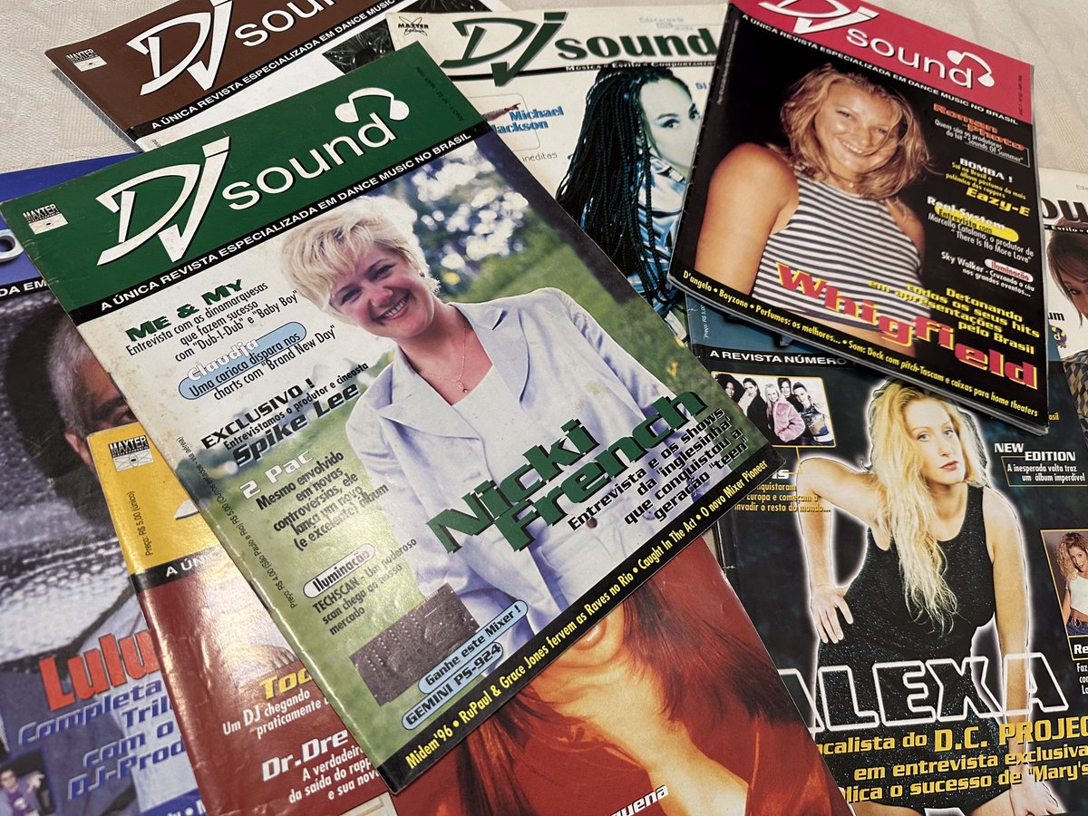 gigliog's tweet image. Mais alguém conheceu a revista DJ Sound? Eu comecei comprando na banca e acabei fazendo assinatura depois. Estes são só alguns exemplares que tenho guardado. Era a mehor fonte de informação nos anos 90 para quem curtia Eurodance! 
#Eurodance #DJSound #revista #anos90 #dancemusic