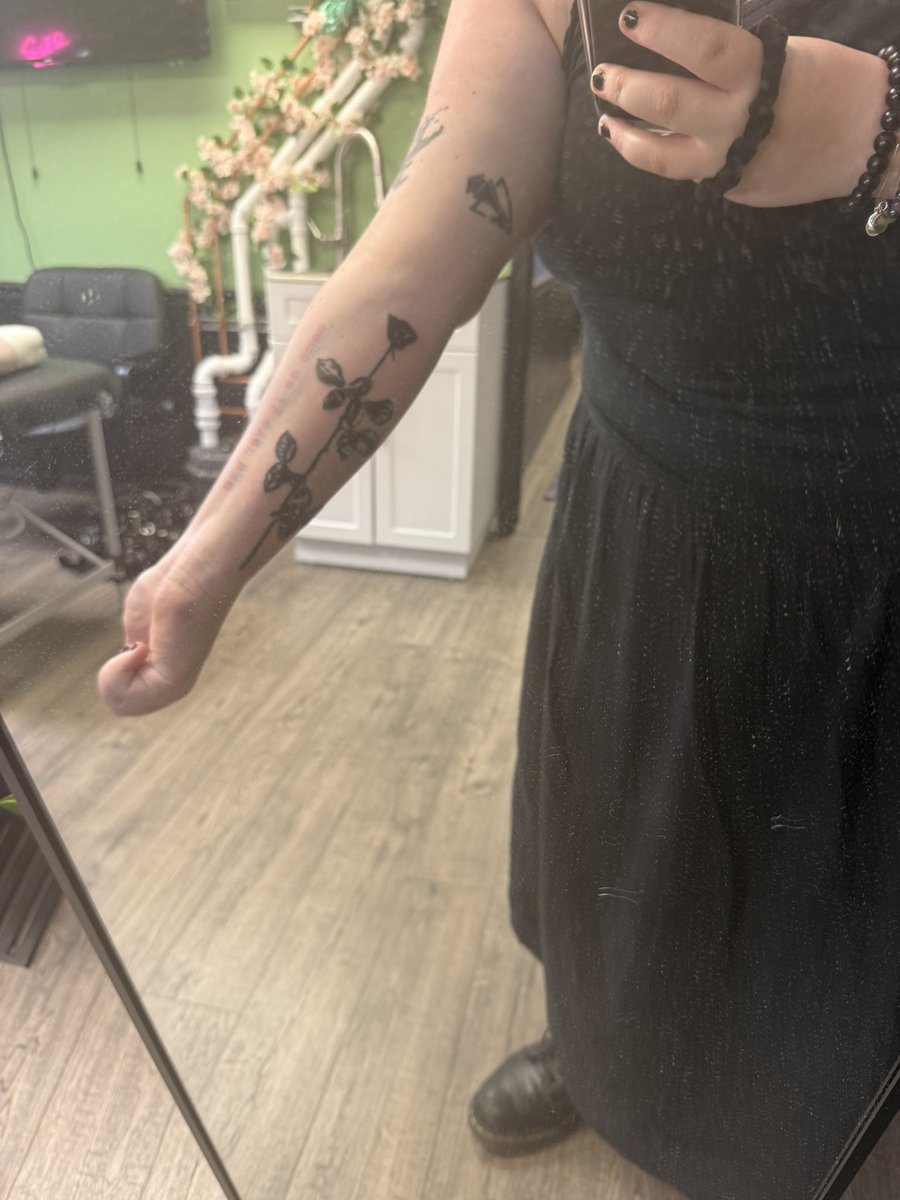 eliza 🦇 tweet media