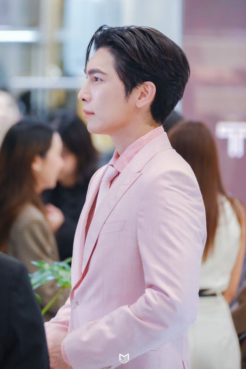 Noy Thai tweet media