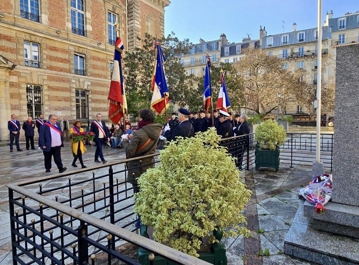 Fr_Bechieau's tweet photo. #Mémoire 🇫🇷 | Émouvante cérémonie du #19Mars, en Mairie du #19e, à la mémoire des victimes civiles et militaires de la guerre d’#Algérie et des combats en #Tunisie et au #Maroc. Un esprit de paix et d’espoir à partager.
#Hommage #19Mars1962 #InMemoriam #Paris #Paris19 @MdCA75019 https://t.co/24XOWi6I7E