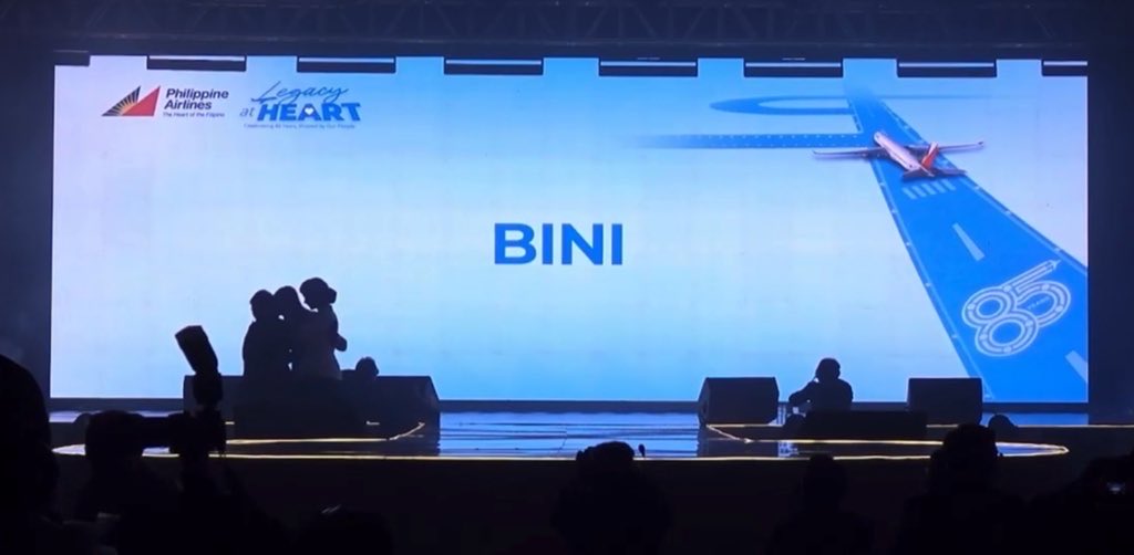 RavenVi22's tweet photo. BINI's surprise performance at PAL's 85th Anniversary! 🥹🌸

#PAL85
#LegacyAtHeart
#BINI https://t.co/eTUwmOLWs4