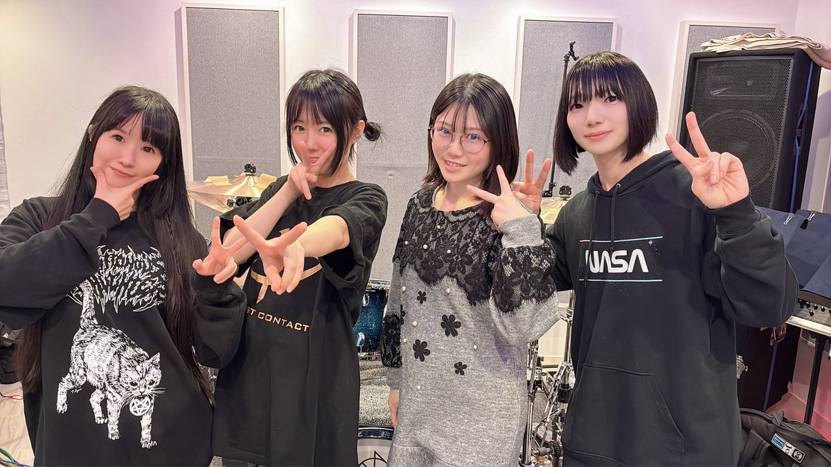 FIRST CONTACT tweet media