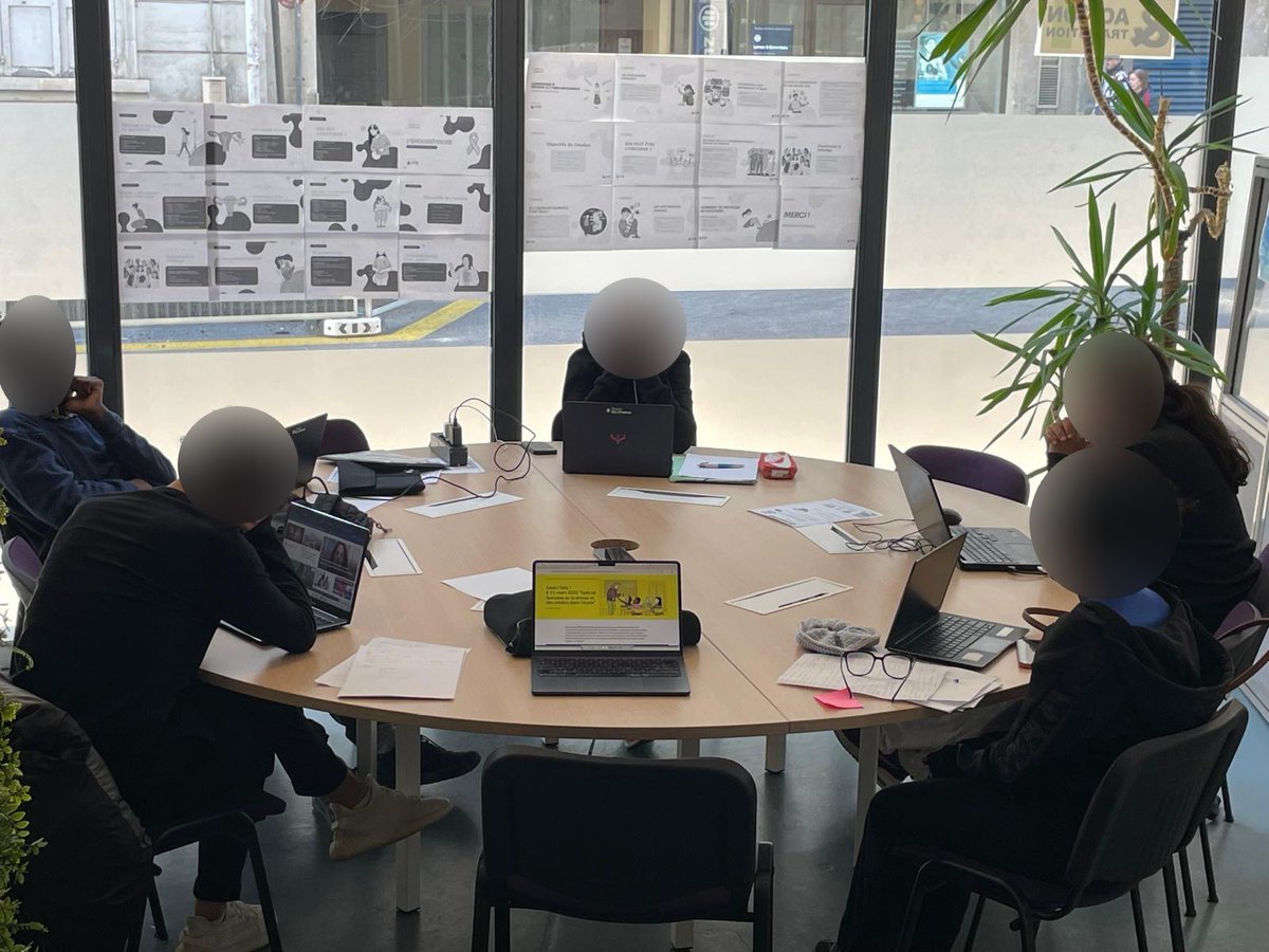 AssoAeT's tweet image. 🎧 Atelier autour du #son avec les jeunes d’@AssoAeT 
Au programme : écoute, analyse et échanges à partir d'un #podcast 🎤🗞️
Une façon ludique de #décrypter l’#actualité et #développer son #EspritCritique 💡
@Caf75_actus 
#ÉducationAuxMédias #Jeunes #Numérique #Animation #Médias