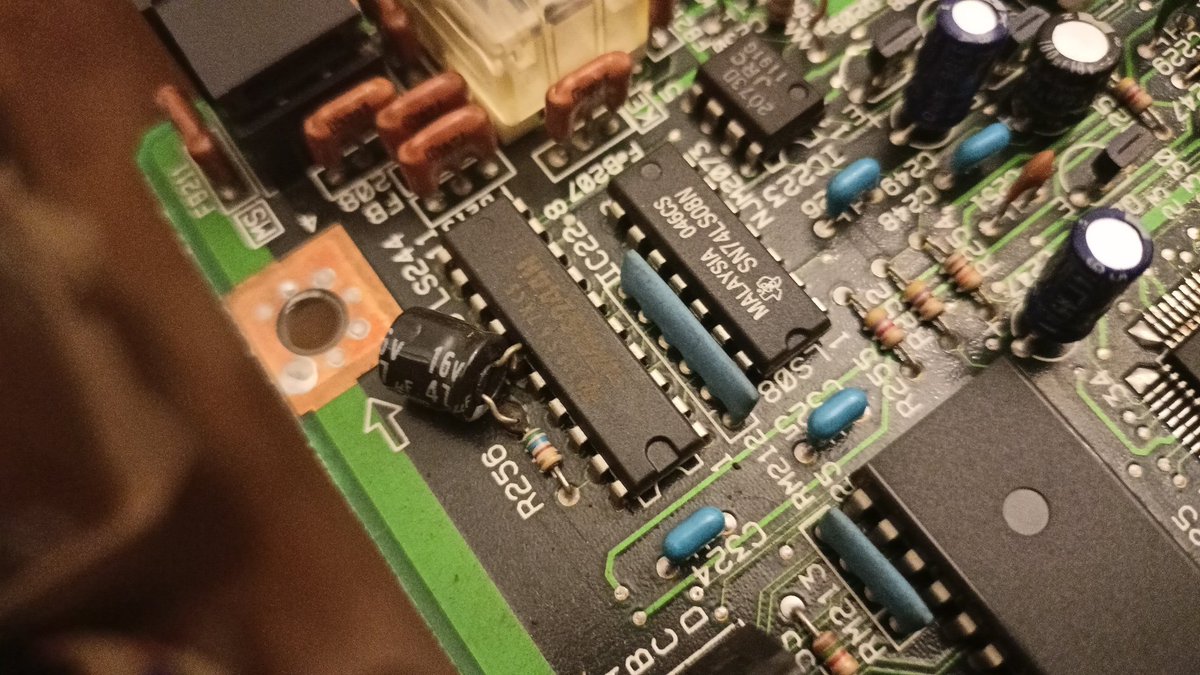 sL1pKn07 tweet media