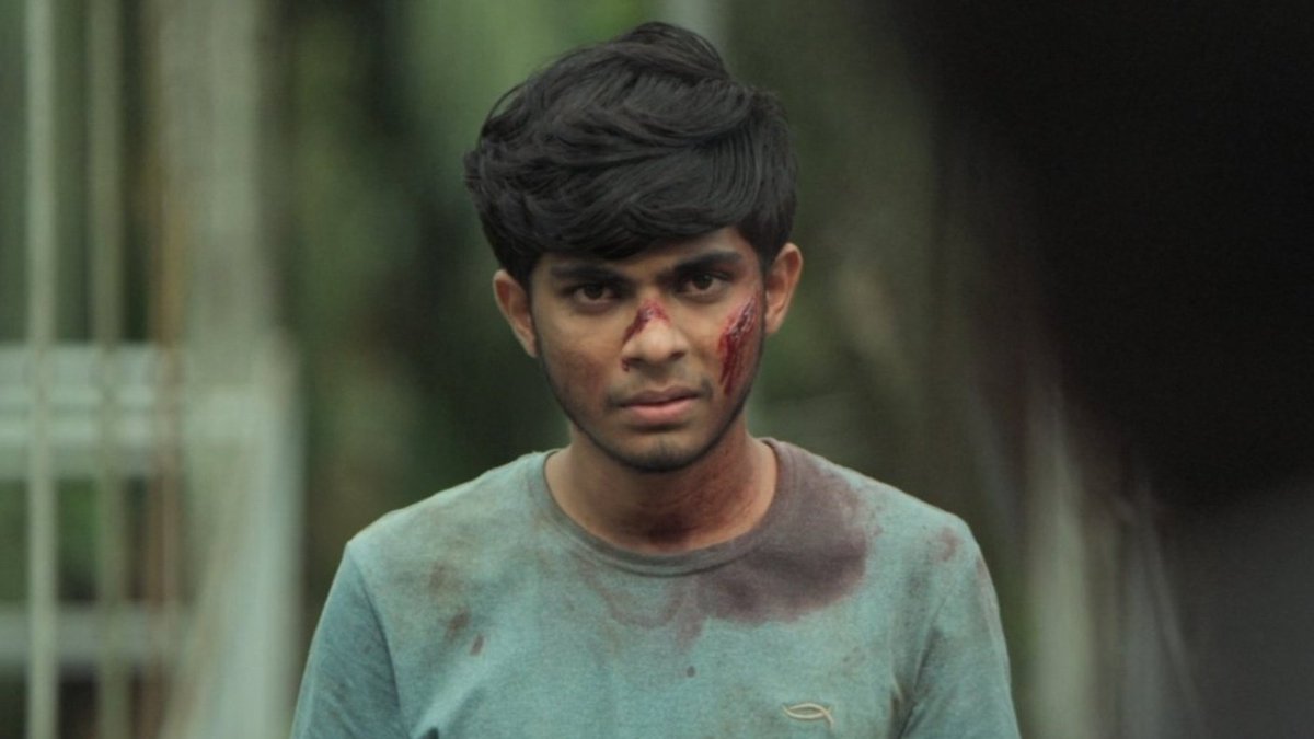 afsinX's tweet image. A big reason for me to like Naslen so much is his characters which are always so relatable and how they consistently breaks the usual heroic stereotypes. Also his excellence in natural acting. A true blue new gen hero in all aspects.
#Naslen