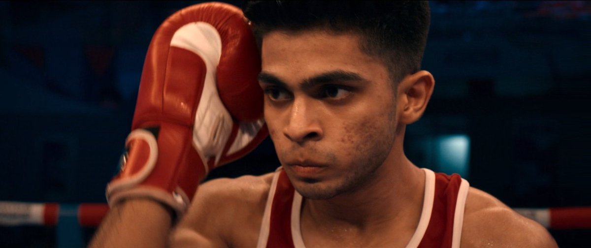 afsinX's tweet image. A big reason for me to like Naslen so much is his characters which are always so relatable and how they consistently breaks the usual heroic stereotypes. Also his excellence in natural acting. A true blue new gen hero in all aspects.
#Naslen