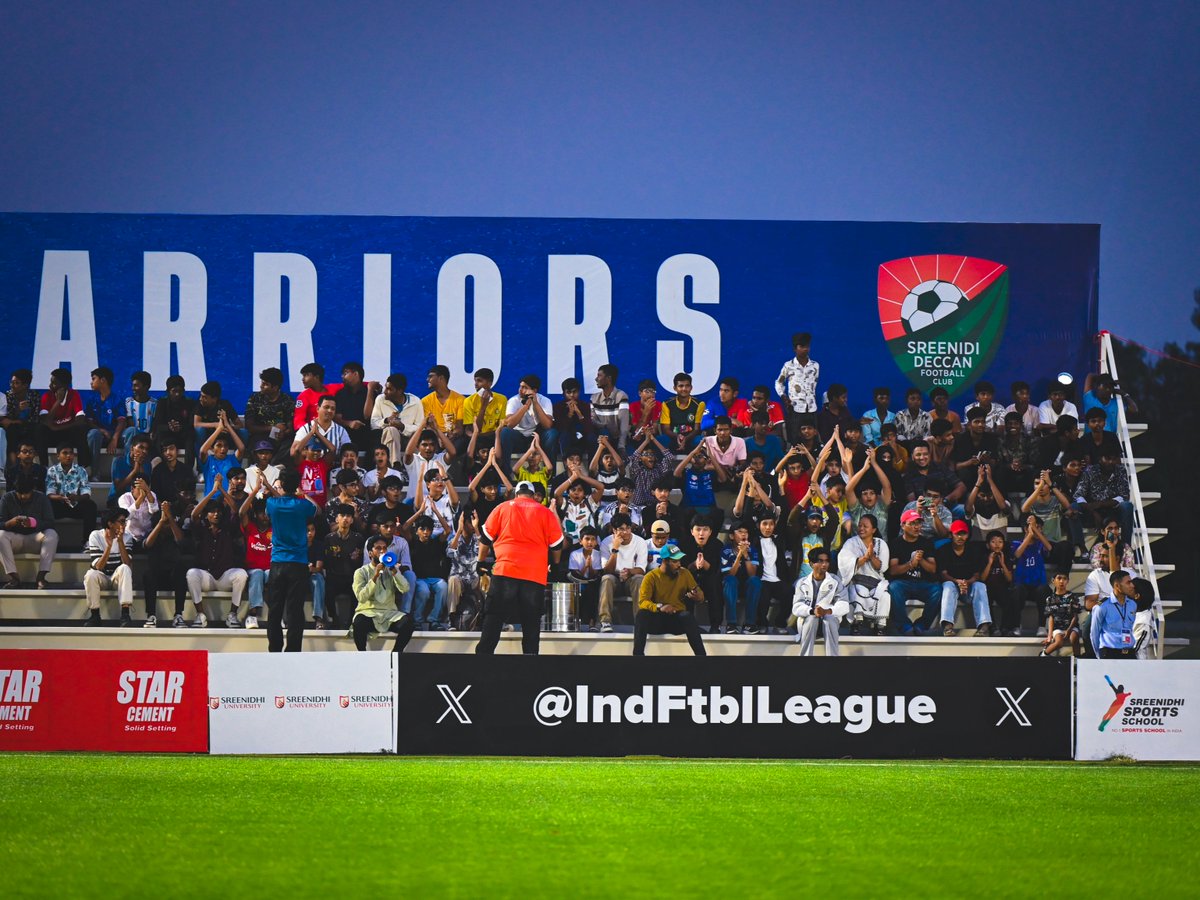 IndFtblLeague's tweet photo. Fans have turned up in numbers for the first #StarCementIFL 🏆 match in Hyderabad between @sreenidideccan and @Namdhari_sports 👏

#IndianFootballLeague #IndianFootball ⚽ #SDECNAM https://t.co/44871RbkNi