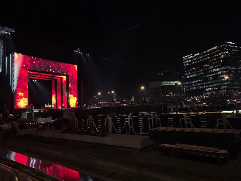 BTS Updates, News & Charts ⁷ tweet media