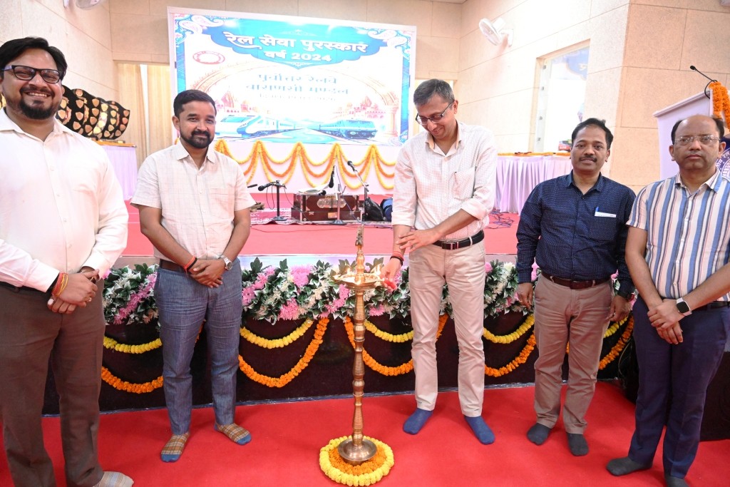 DRM Varanasi tweet media