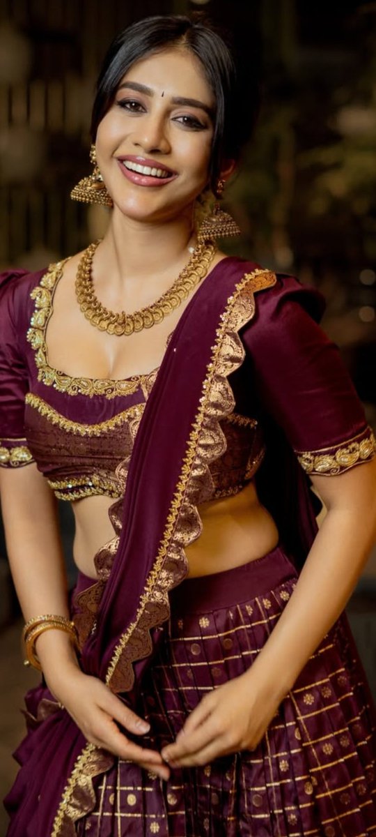 PVeerapandi's tweet photo. Silky skin ===>>> Nabha Natesh HD https://t.co/oGVOS2Q63u
