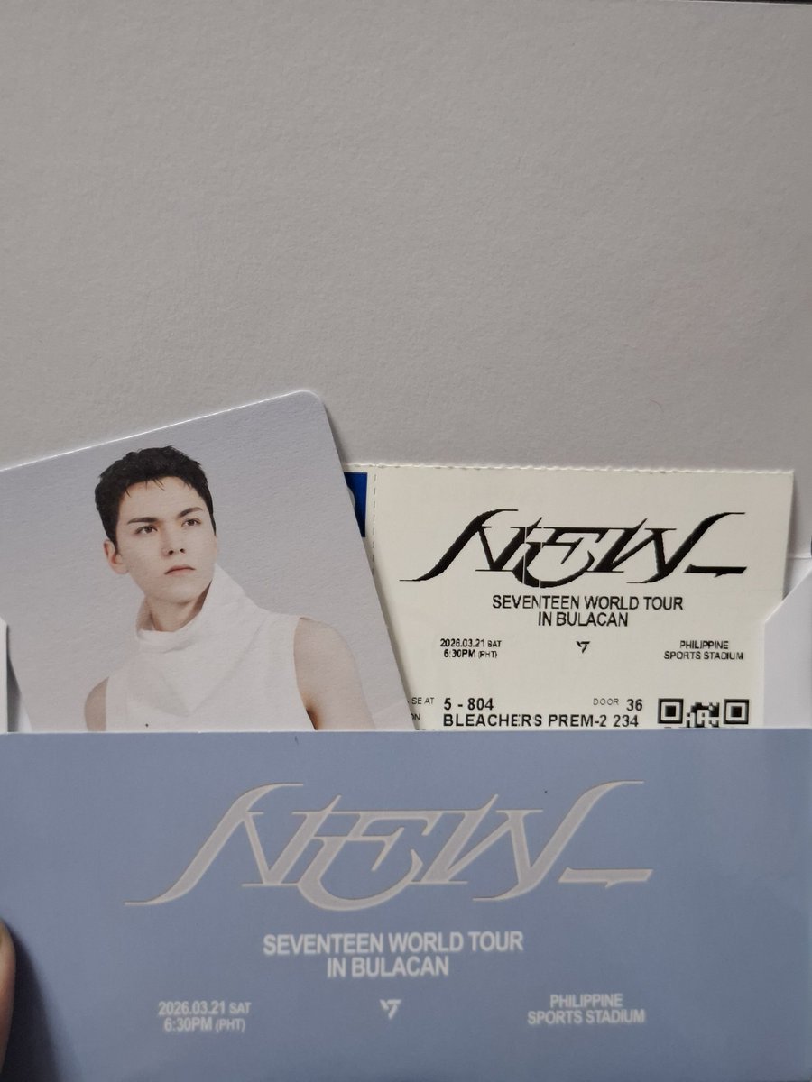 Lhuna¹³ 🍎 : BRB im Packing tweet media