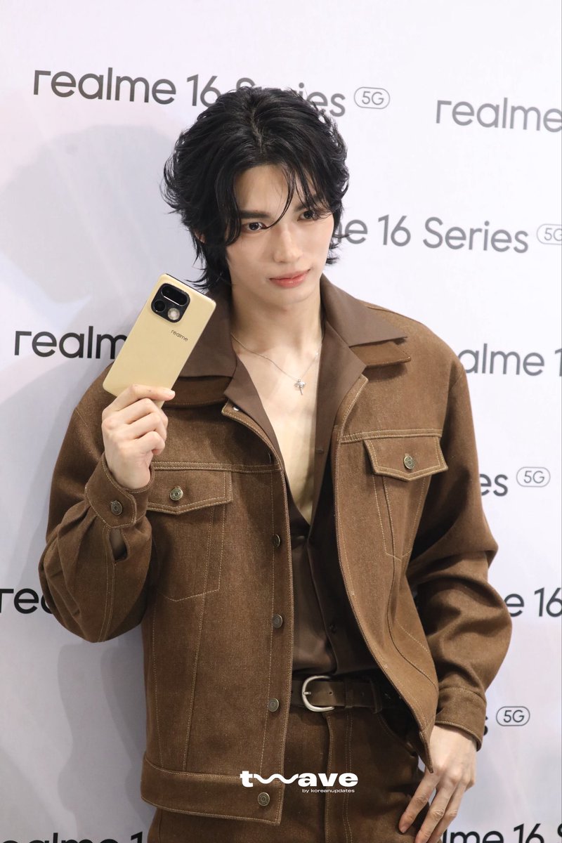 twavebyku's tweet photo. ”วิน เมธวิน“ Realme แบรนด์แอมบาสเดอร์ ในงานเปิดตัว realme 16 Series 5G 200MP Portrait Master 
WIN realme AMBASSADOR

#realme16Series5GxWinmetawin
#realme16Series
#200MPPortraitMaster
#WinInEveryShot
#WinMetawin https://t.co/CB85SaWatJ