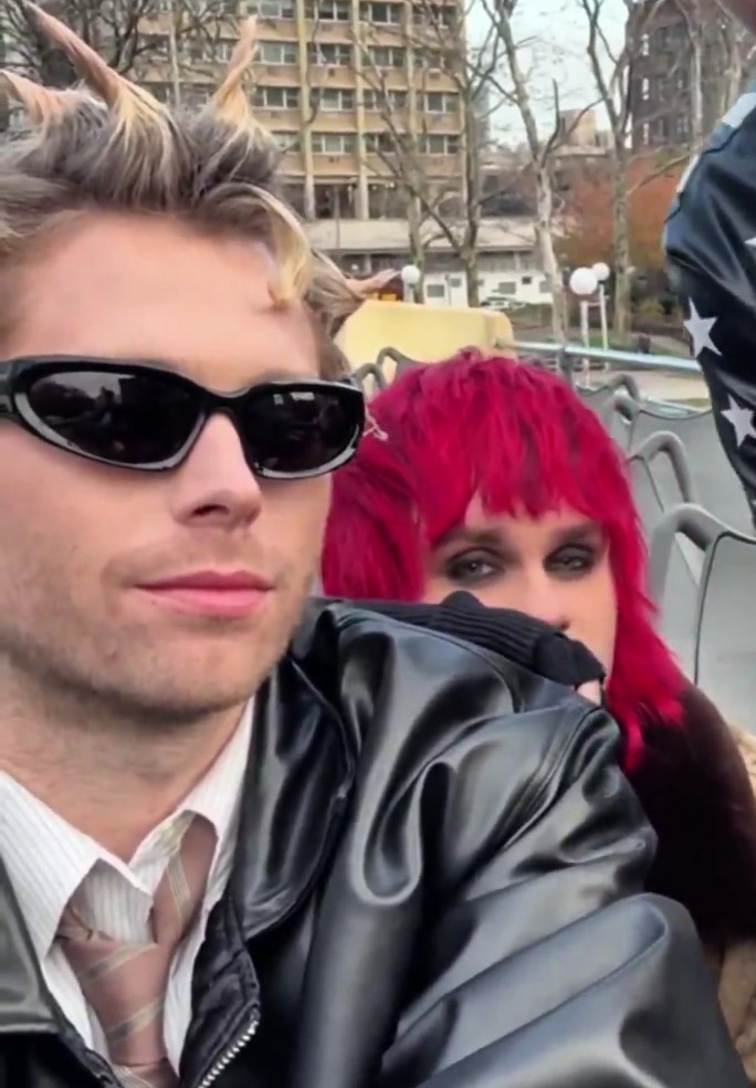 🦇 Seeing 5sos June 11th 2026!🦇 tweet media