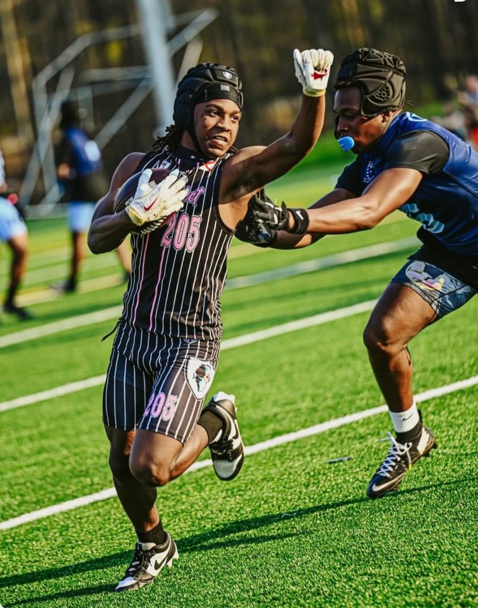 Aidden White 📚 #4 🏈 🏃🏾 tweet media